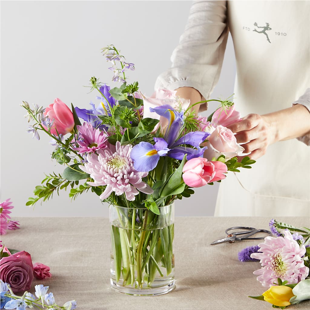 Pastel Tradition - A Florist Original – COBORN'S INC FLORAL SHOPPES, Saint Cloud MN