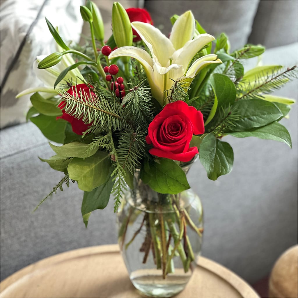 Sparkling Snowflakes Bouquet – COBORN'S INC FLORAL SHOPPES, Saint Cloud MN